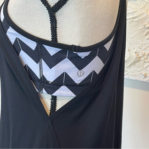Lululemon No Limits Tank Size 6 Black / Arrow Chevron White Black Yoga. - Picture 7 of 7